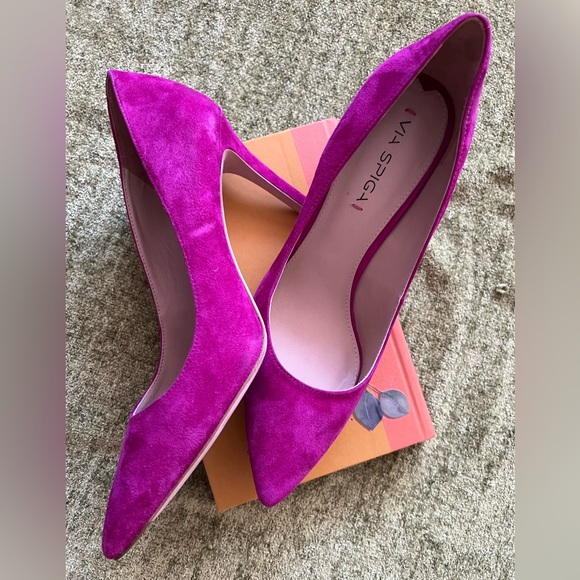 Via Spiga Suede Pump Heels - Picture 2 of 6